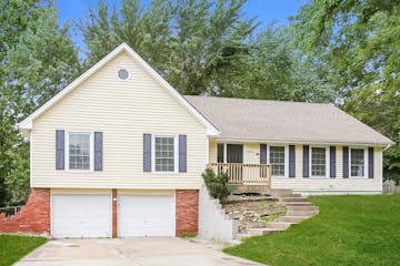 9952 Charlotte N Street Kansas City, MO 64155